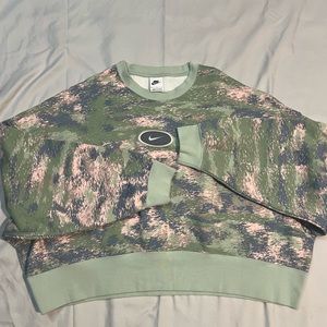 Nike oversized sweatshirt